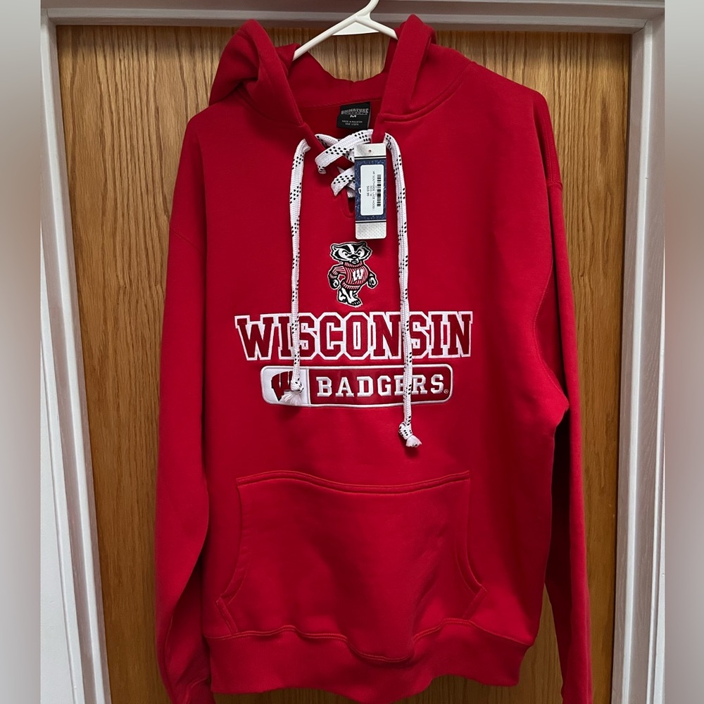 Wisconsin Badgers red lace up hooded sweatshirt. Unisex, medium, oversized.